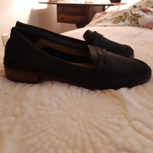 Shoes - Picture 3 of 3